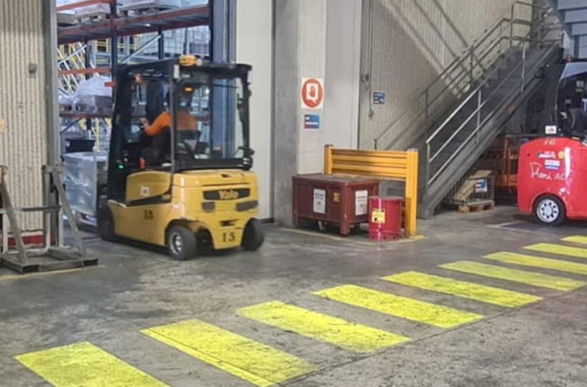 Interactive walkways - Interaction with MHE
